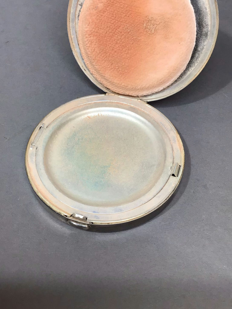 Antique Gorham & Webster Sterling Vanity (84.3+dwt) - image 4 of 12