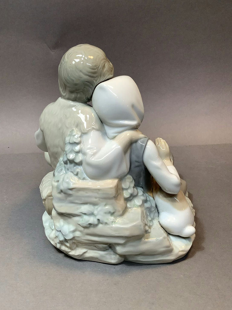 Vintage Lladro Friendship Figurine - image 3 of 7