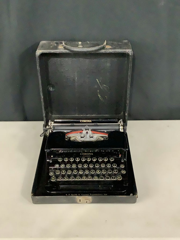 Corona Standard Typewriter by LC Smith & Corona - image 2 of 15
