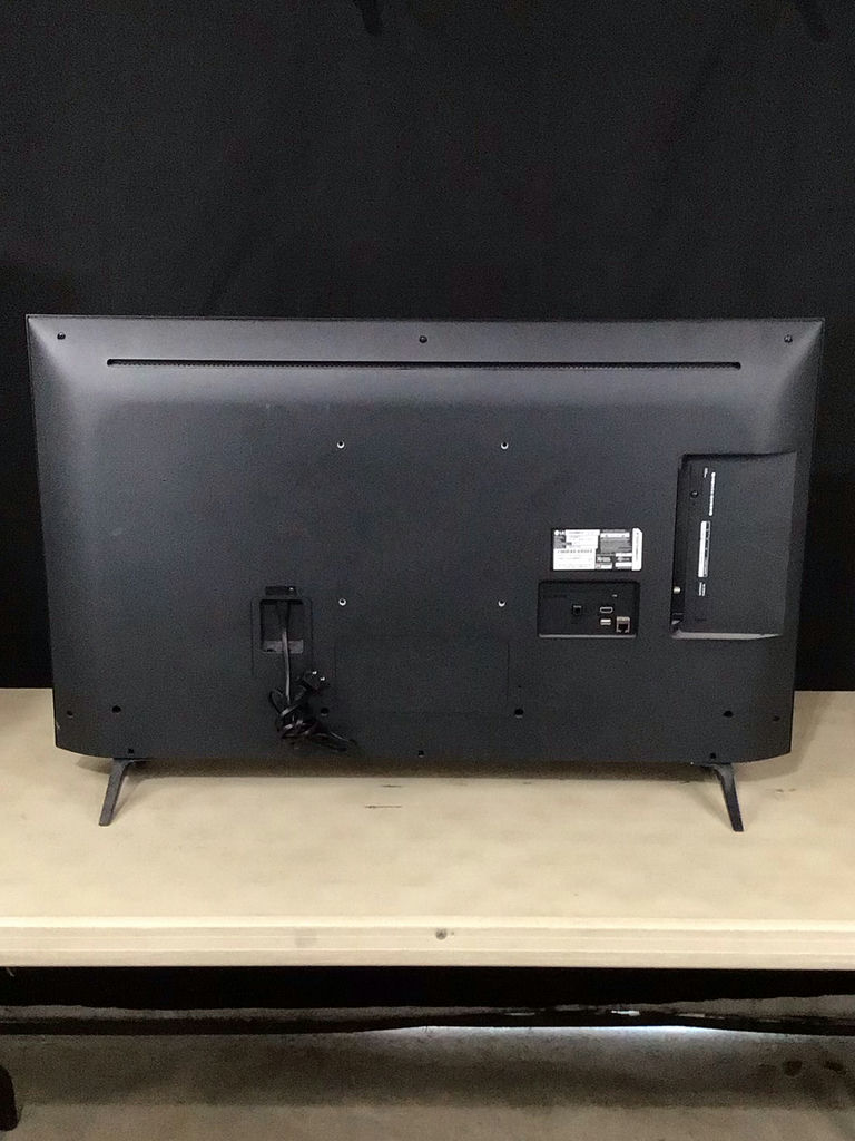 LG 43in Flatscreen TV - image 2 of 4