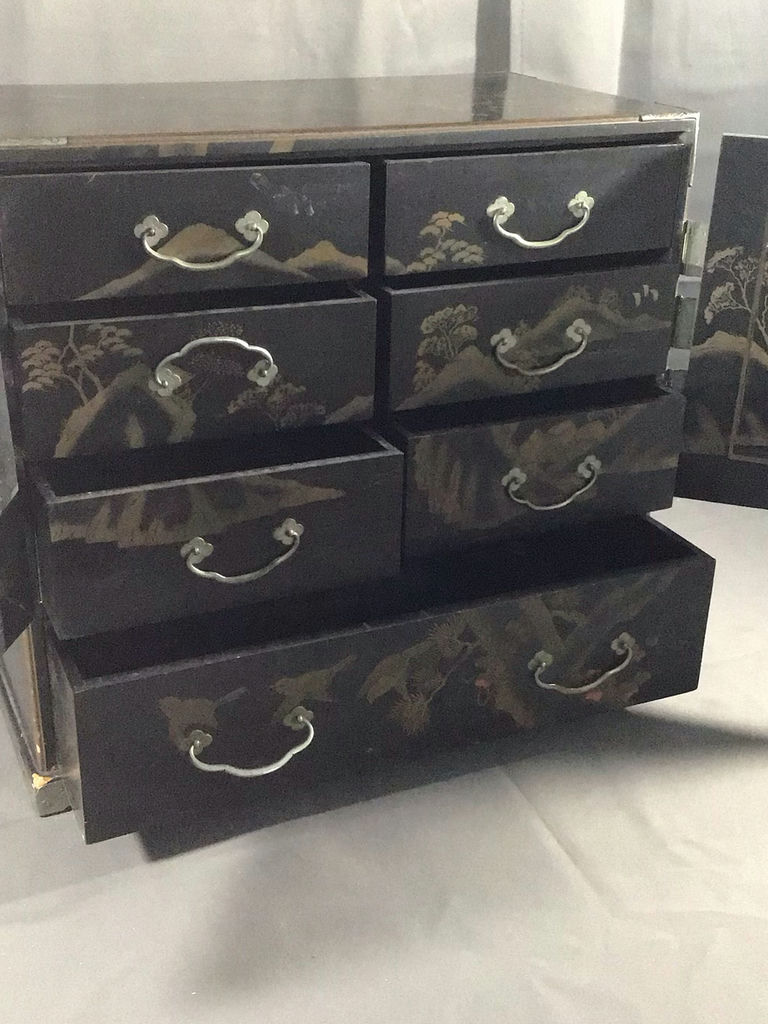 Vintage Lacquer Jewelry Box - image 3 of 19