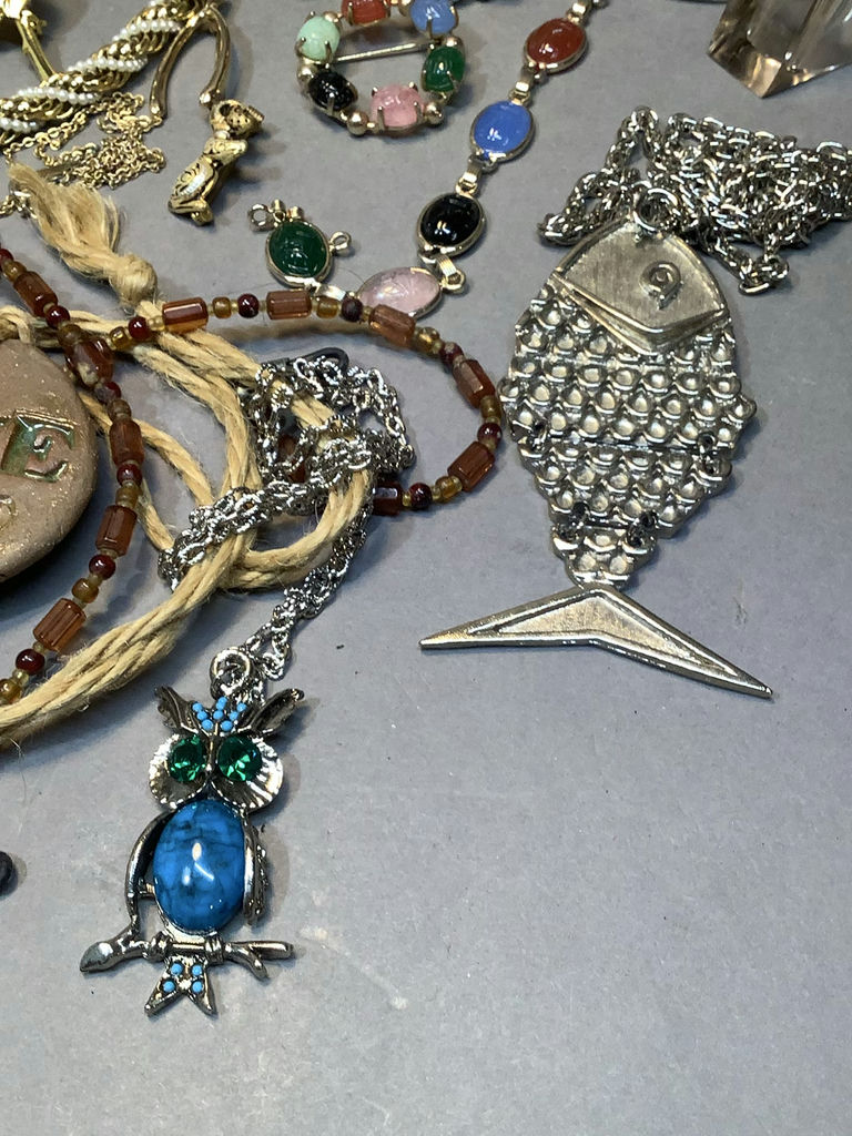 Vintage Costume Jewelry - image 5 of 18