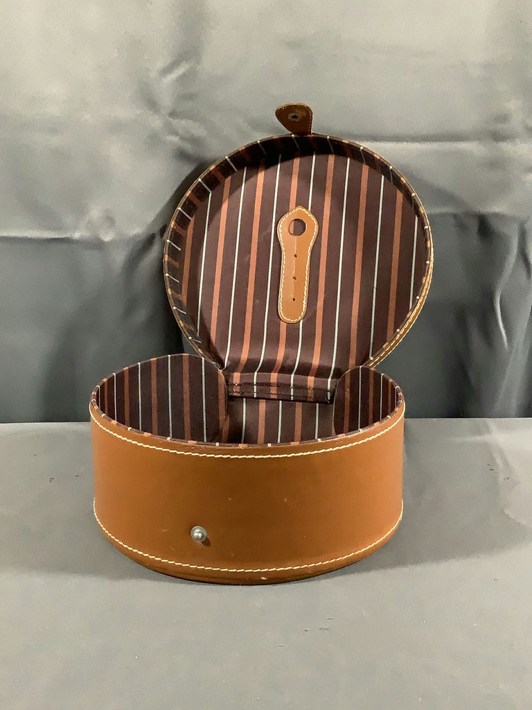 Vintage Purses and Scarfs - image 13 of 26
