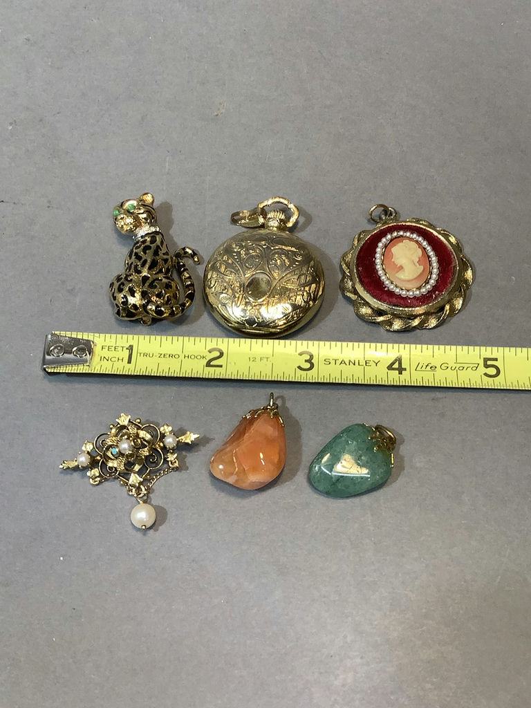 Limoges, 14K, and Costume Vintage Jewelry (4+dwt) - image 28 of 28