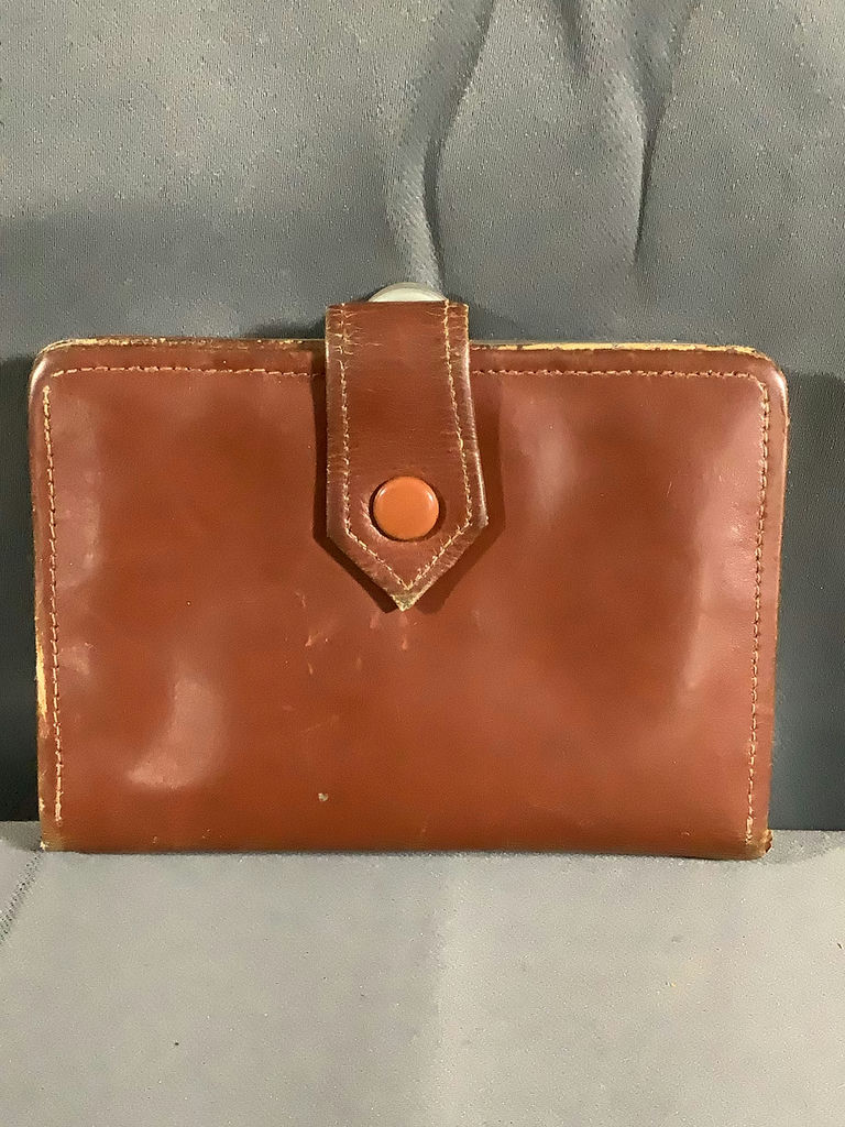 Leather Wallets And Folios - image 23 of 29