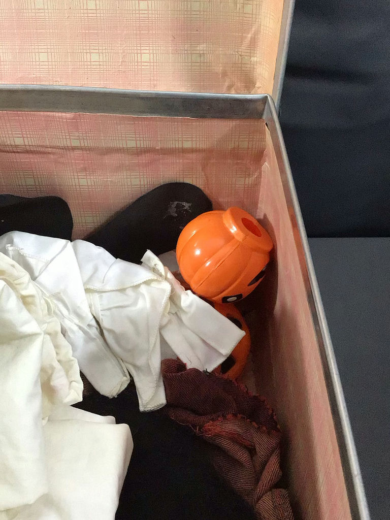 Vintage Halloween Costume Box - image 18 of 21