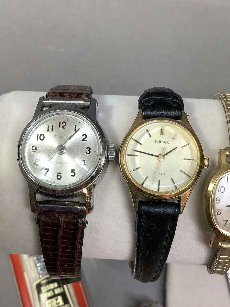 Vintage Ladies Watches - image 7 of 13
