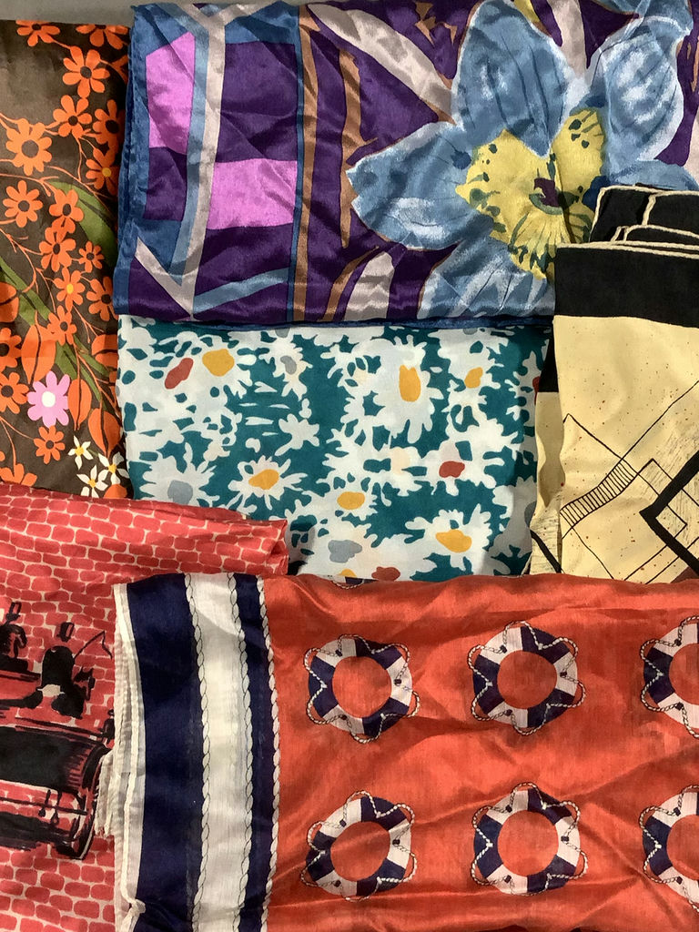 Vintage Purses and Scarfs - image 26 of 26