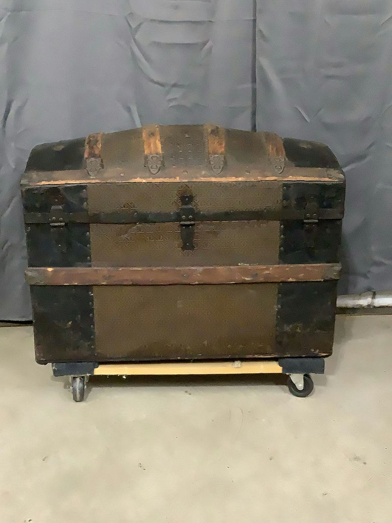 Antique Dome-Top Steamer Trunk - image 2 of 10