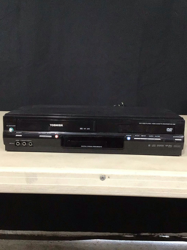 Symphonic, Insignia & Toshiba Audio Visual Equipment - image 9 of 12