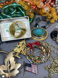 Vintage Costume Jewelry - thumbnail 10 of 18