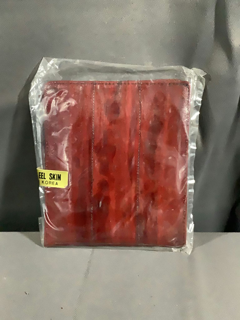 Leather Wallets And Folios - image 25 of 29