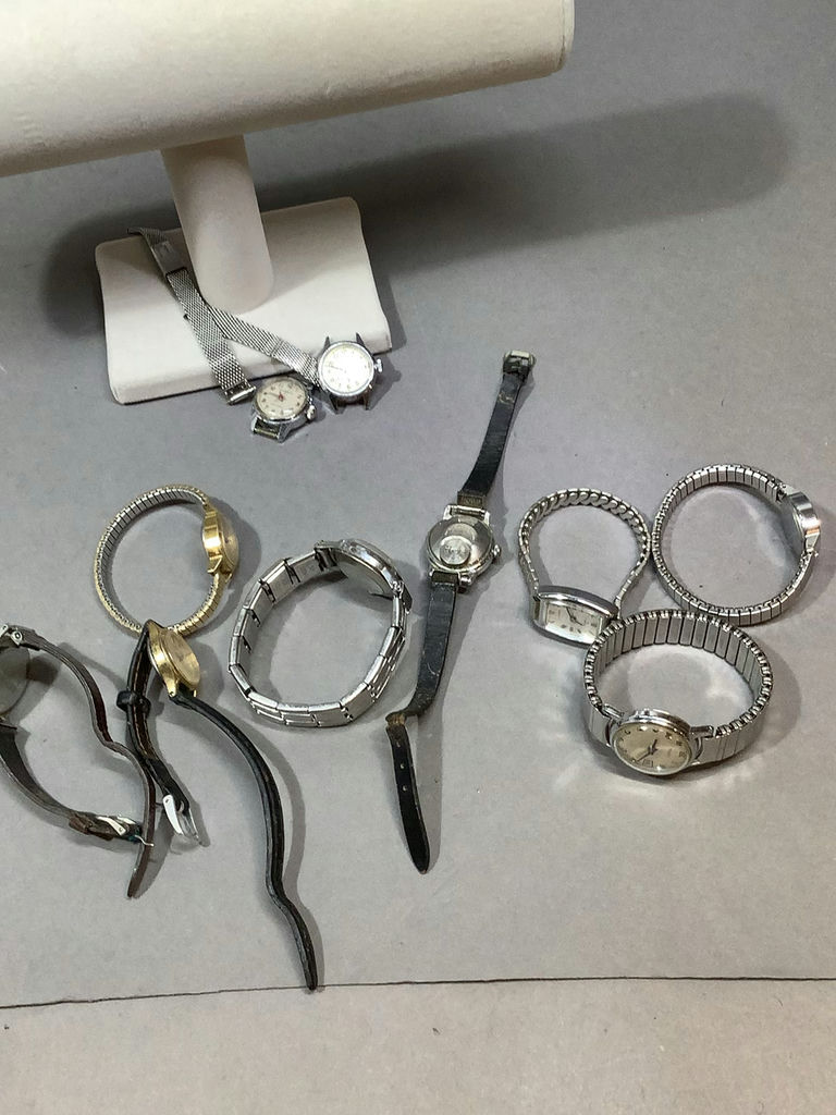 Vintage Ladies Watches - image 13 of 13