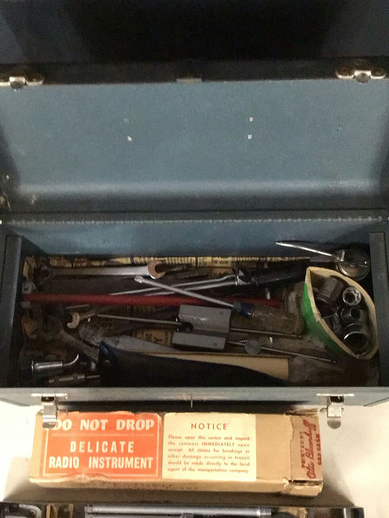 Vintage Craftsman Metal Toolbox w/Tools - image 4 of 6