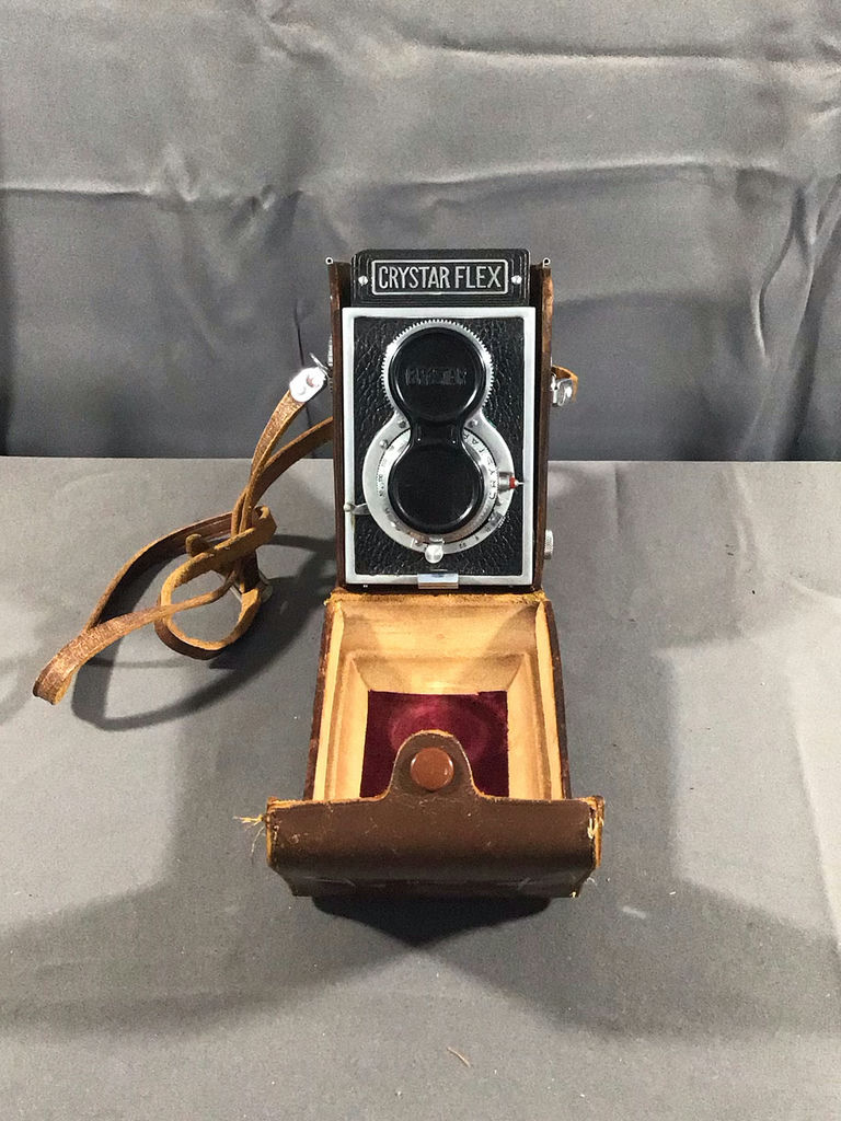 Vintage Polaroid Cameras - image 4 of 11