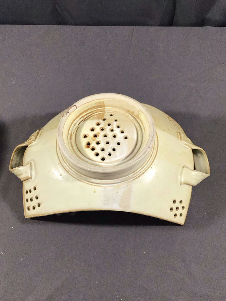The Good Earth & More Stoneware - image 21 of 21