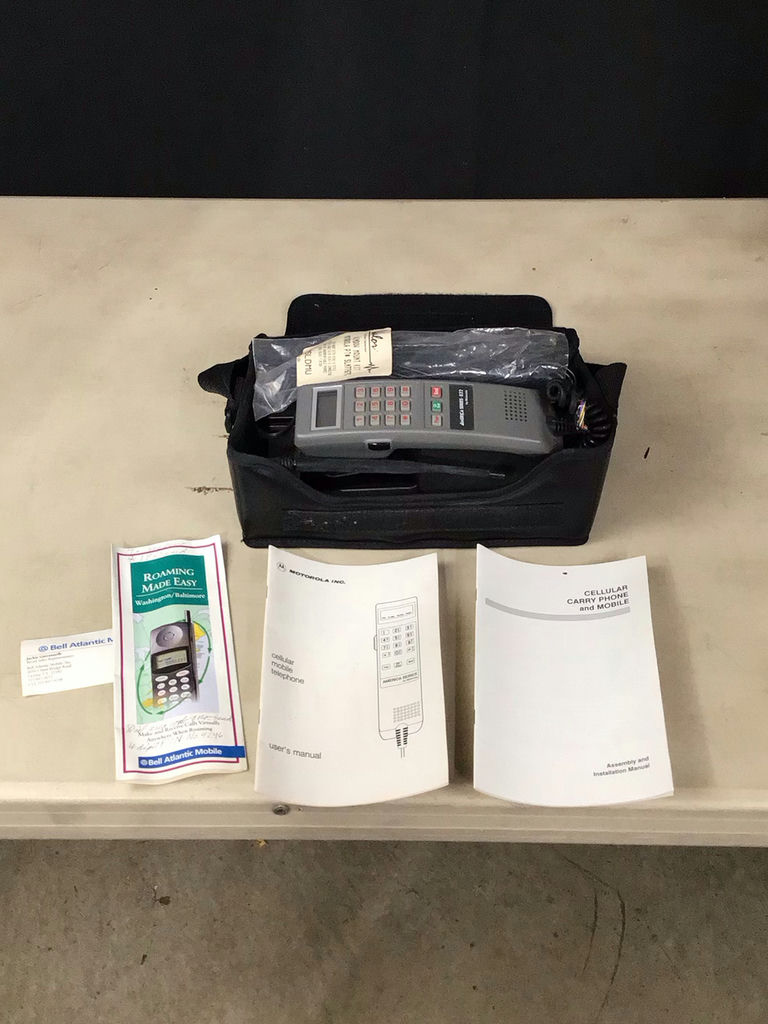 1991 Motorola America Cellular Mobile Telephone - image 2 of 6