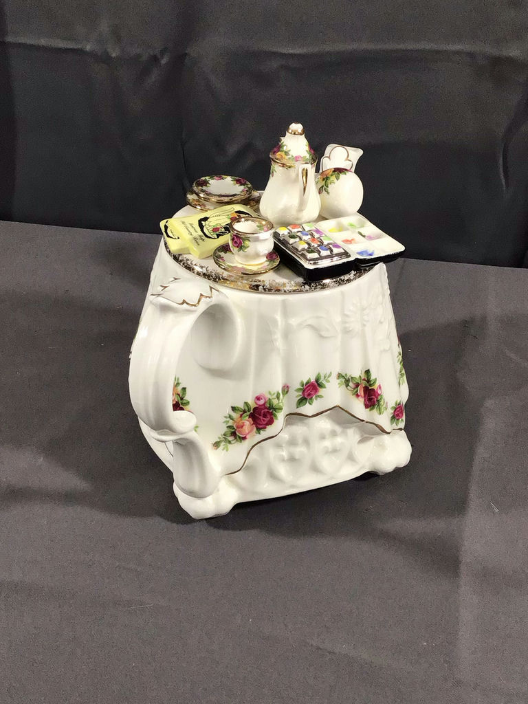 Royal Albert Old Country Roses - Dishes & Tea Pot - image 7 of 13