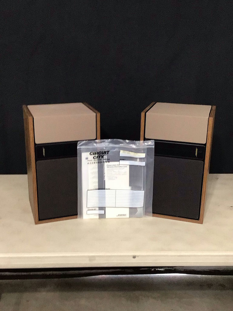 Bose 301 Series II Speakers - image 1 of 6