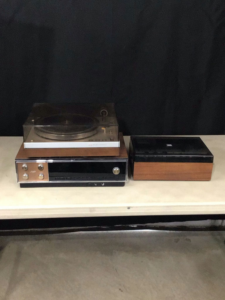 Philips, Heath, & Advent Audio Equipment - image 1 of 7