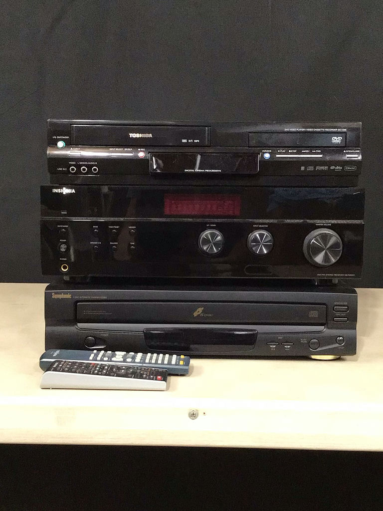 Symphonic, Insignia & Toshiba Audio Visual Equipment - image 1 of 12