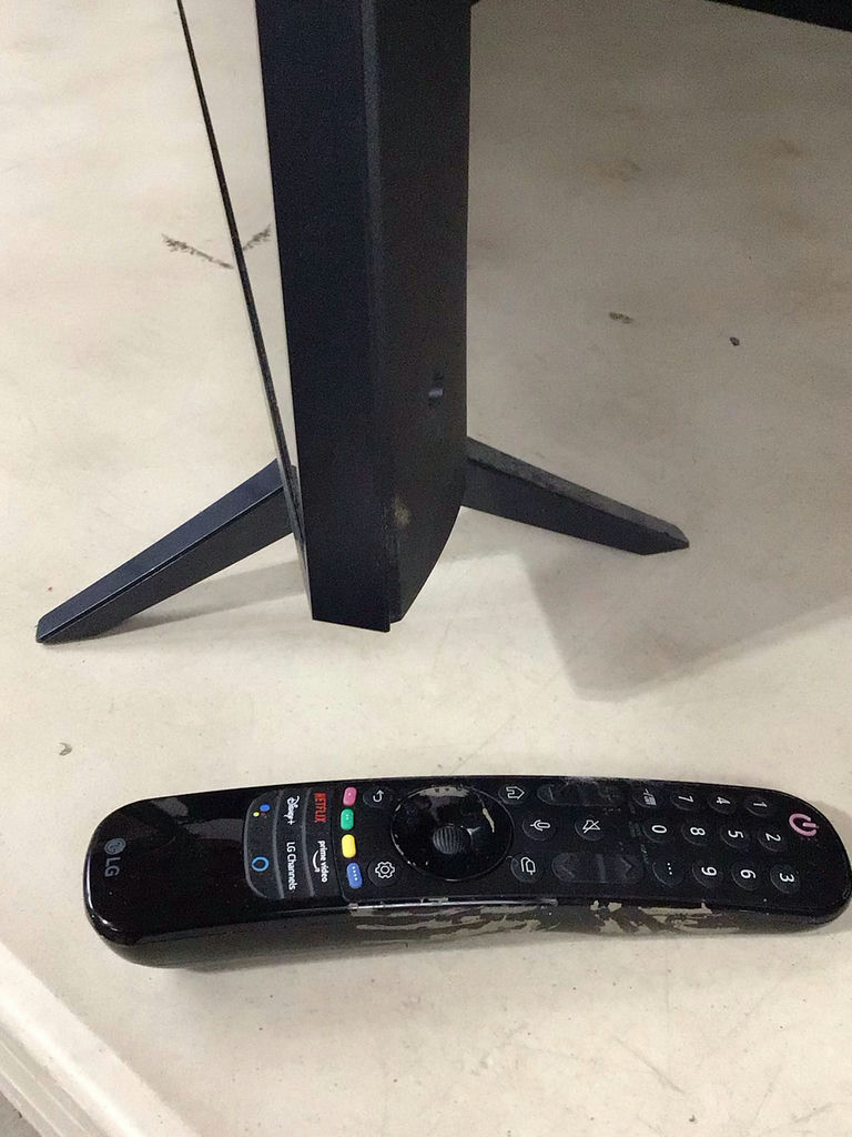LG 43in Flatscreen TV - image 4 of 4