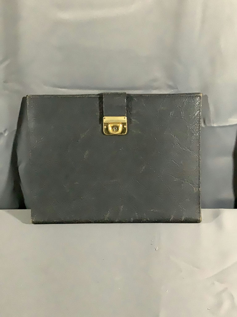Leather Wallets And Folios - image 2 of 29