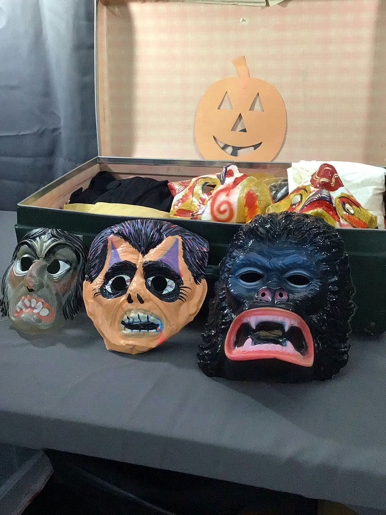 Vintage Halloween Costume Box - image 6 of 21