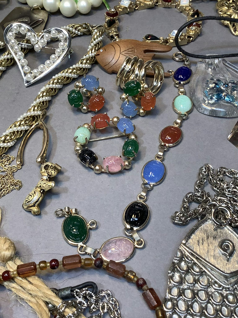Vintage Costume Jewelry - image 6 of 18
