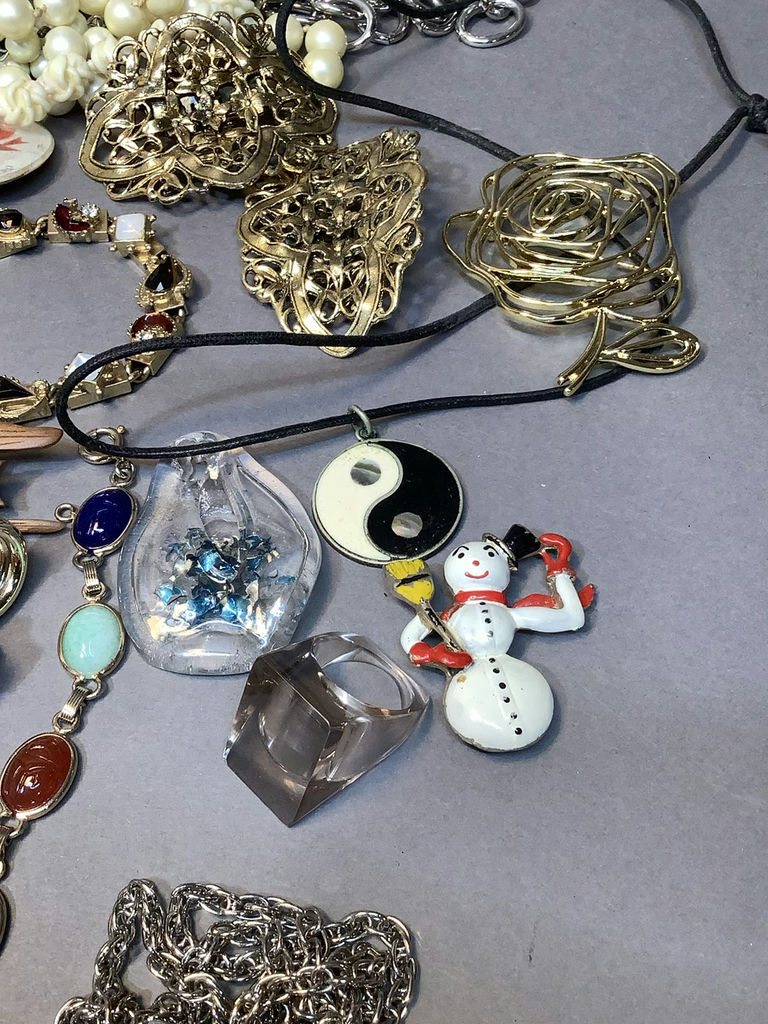Vintage Costume Jewelry - image 7 of 18