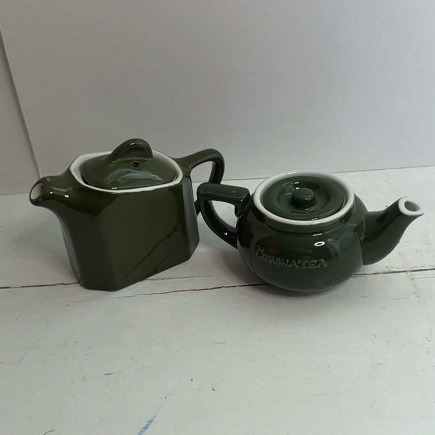 Vintage Ceramic Tea Pots Coronatea - image 1 of 3