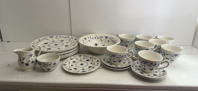 Churchill Georgian Collection Lot Blue and White - Image 1 of 4
