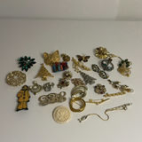 Assorted Costume Brooches - thumbnail 1 of 1