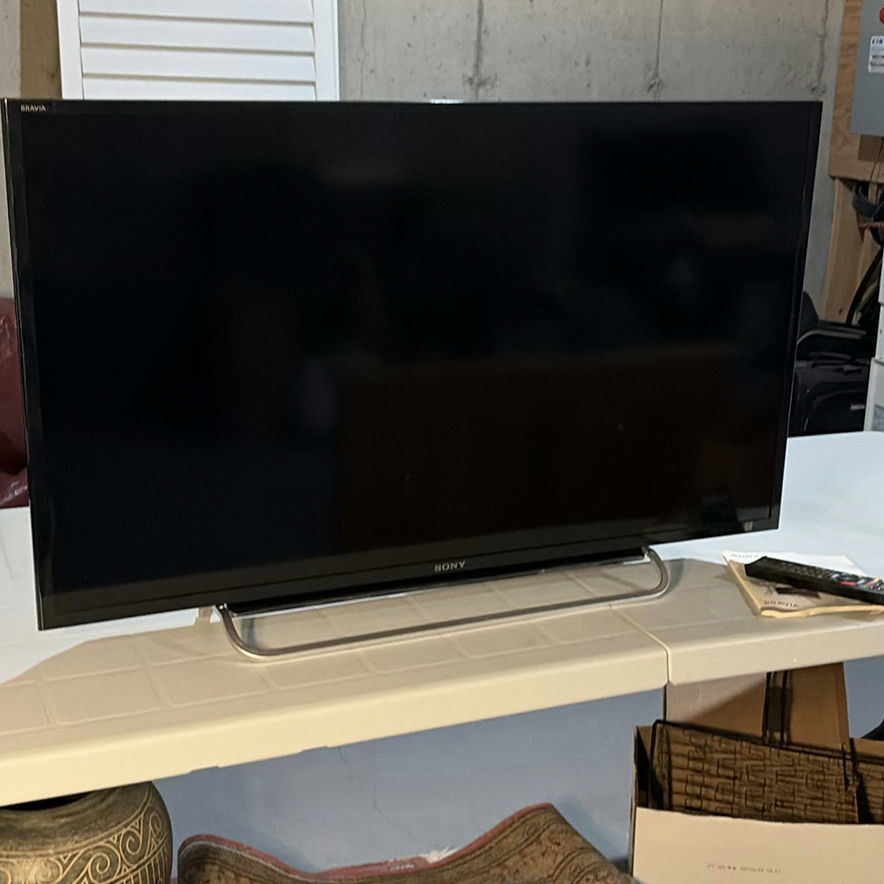 40” Sony BRAVIA Flat Screen Television - image 2 of 9
