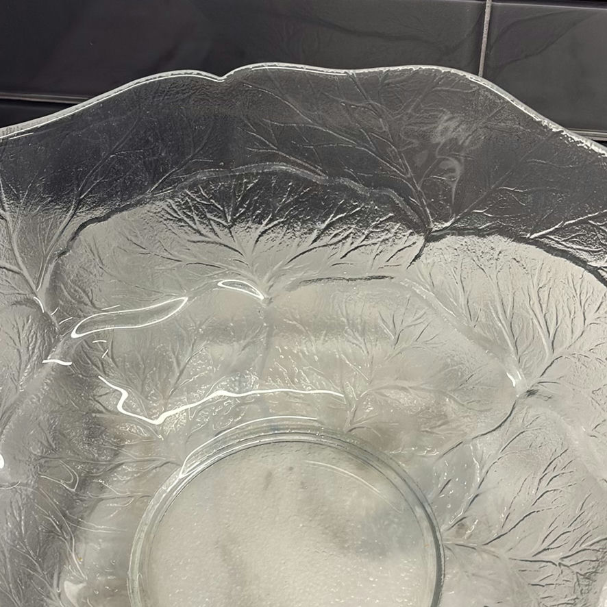 Clear Glass Leaf Pattern Bowls - image 5 of 12
