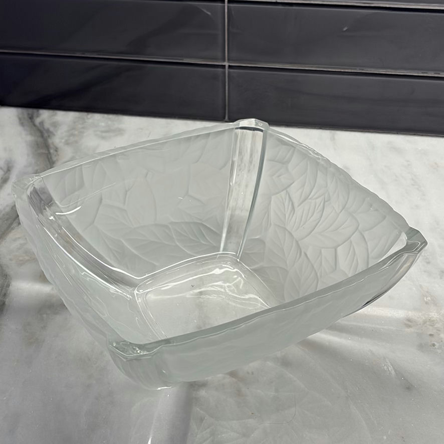 Clear Glass Leaf Pattern Bowls - image 9 of 12