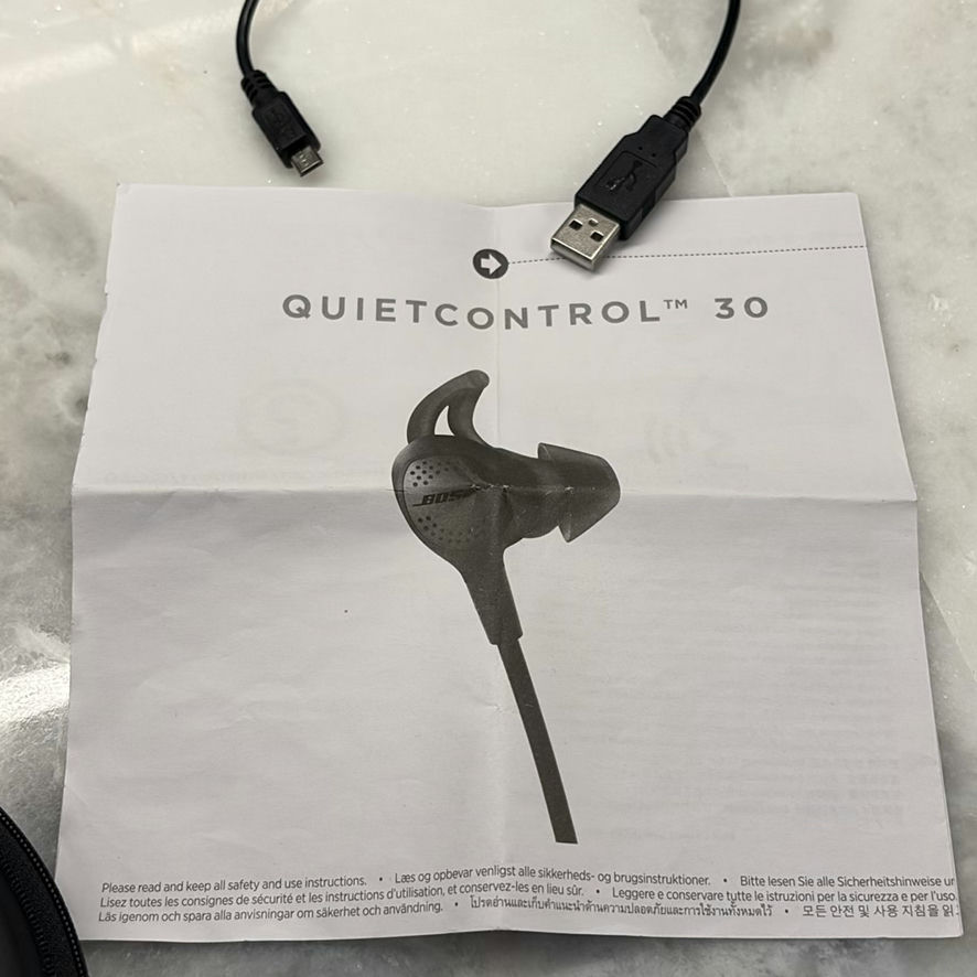 Bose SoundLink Mini Speaker and QuietControl 30 Earbuds Accessories - image 5 of 10