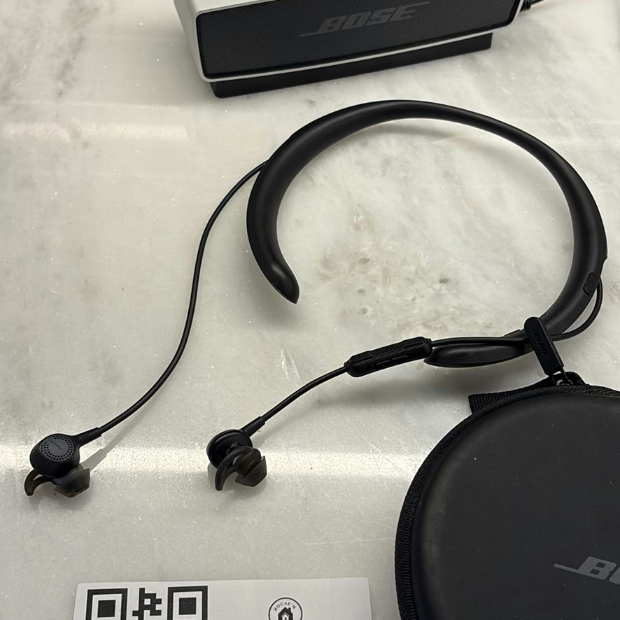 Bose SoundLink Mini Speaker and QuietControl 30 Earbuds Accessories - image 6 of 10