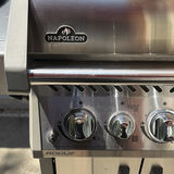 Napoleon Rogue Stainless Steel Gas Grill & Accessories - thumbnail 4 of 18