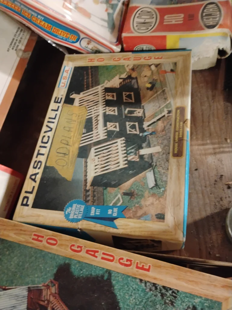 Model Railroad Building Kits and Track Pieces - image 7 of 12