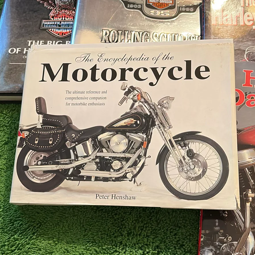 Harley-Davidson Motorcycle Books and Collectibles - image 7 of 12