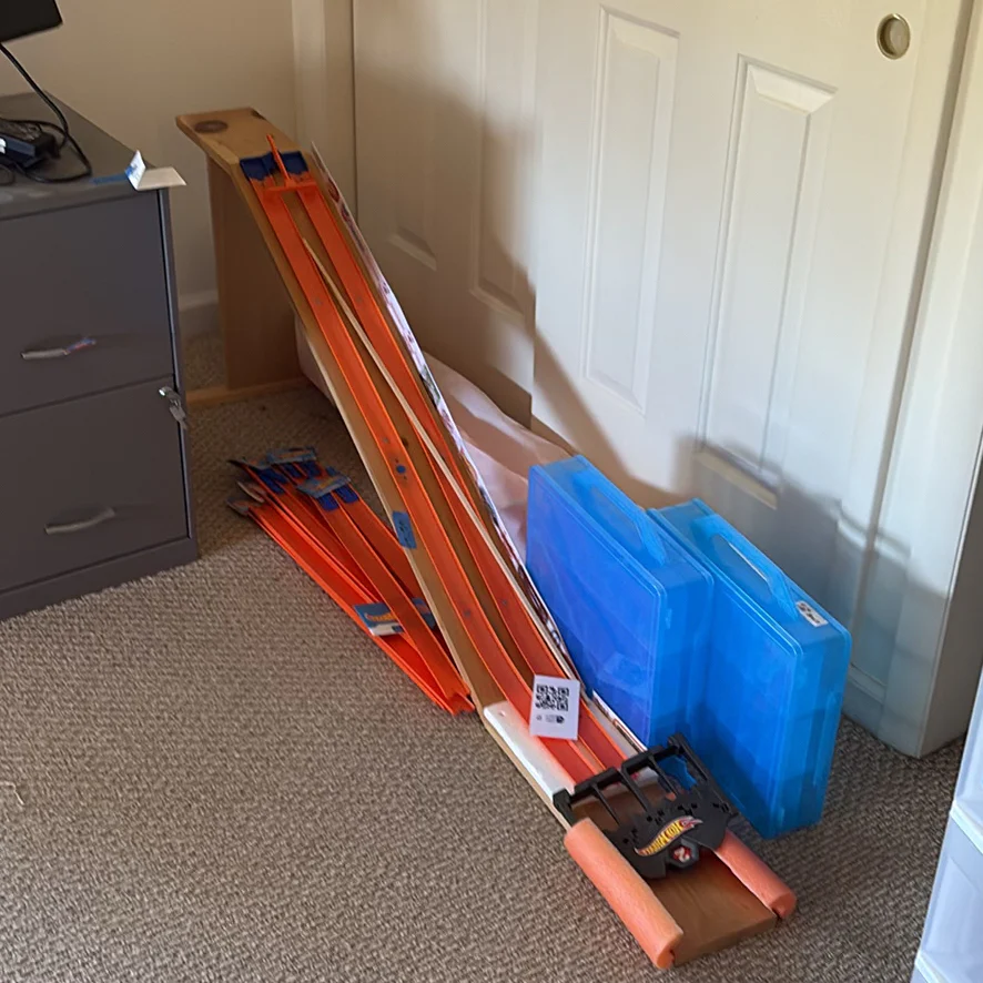 Hot Wheels Track Set with Track Pieces and Storage Cases - image 1 of 10