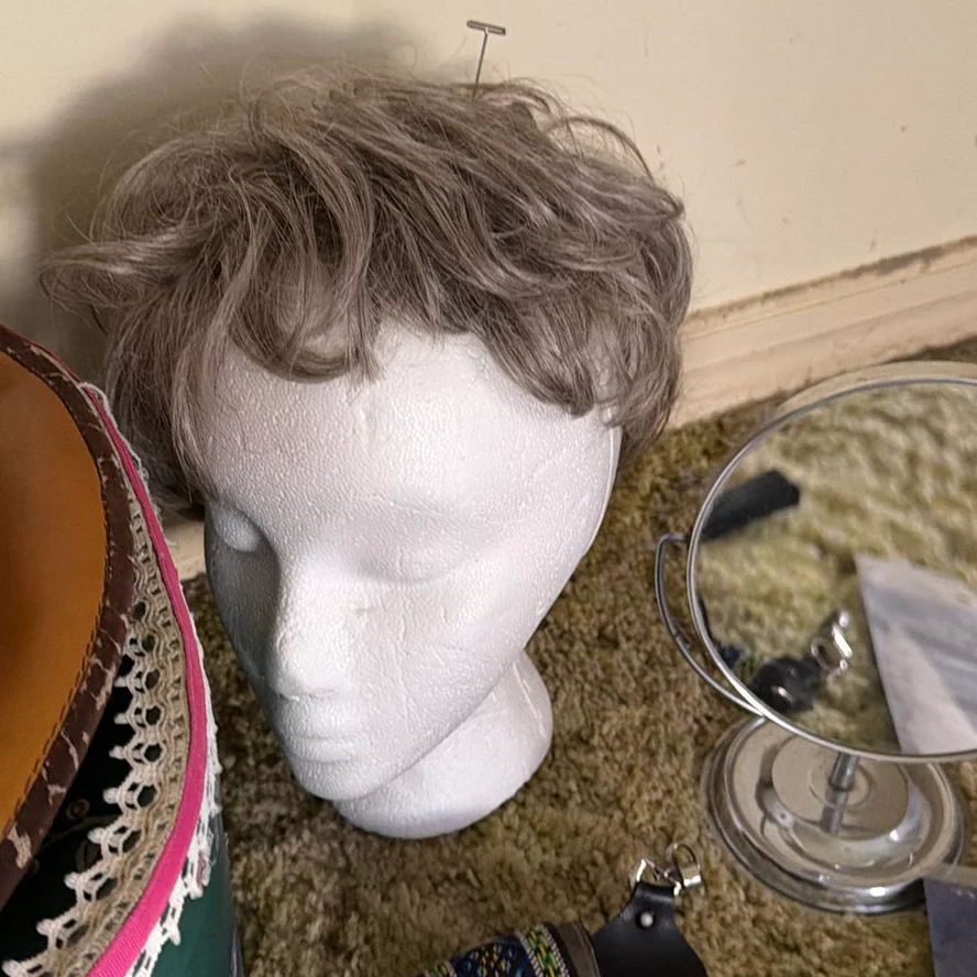 Decorative and Costume Accessories Lot - image 9 of 10