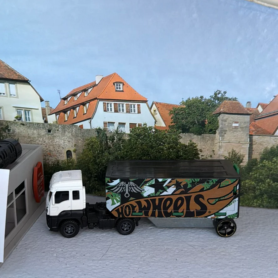 Hot Wheels Toy Trucks and Trailers - image 5 of 17