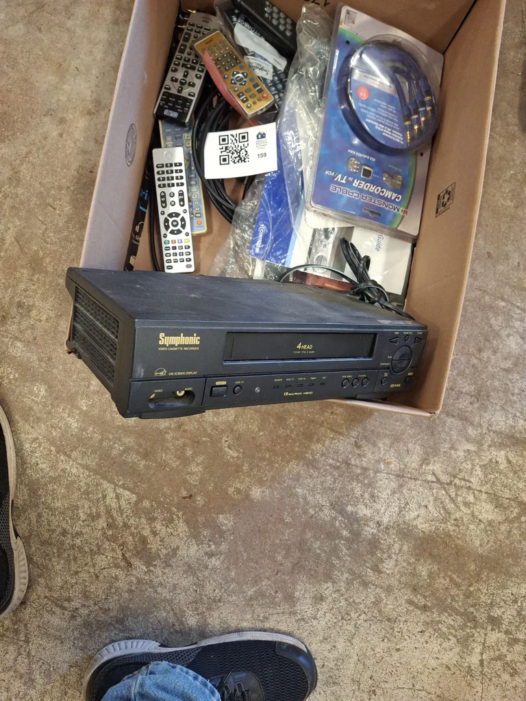 VHS Tapes, VCR, Remote Controls, and Audio Video Cables - image 5 of 8