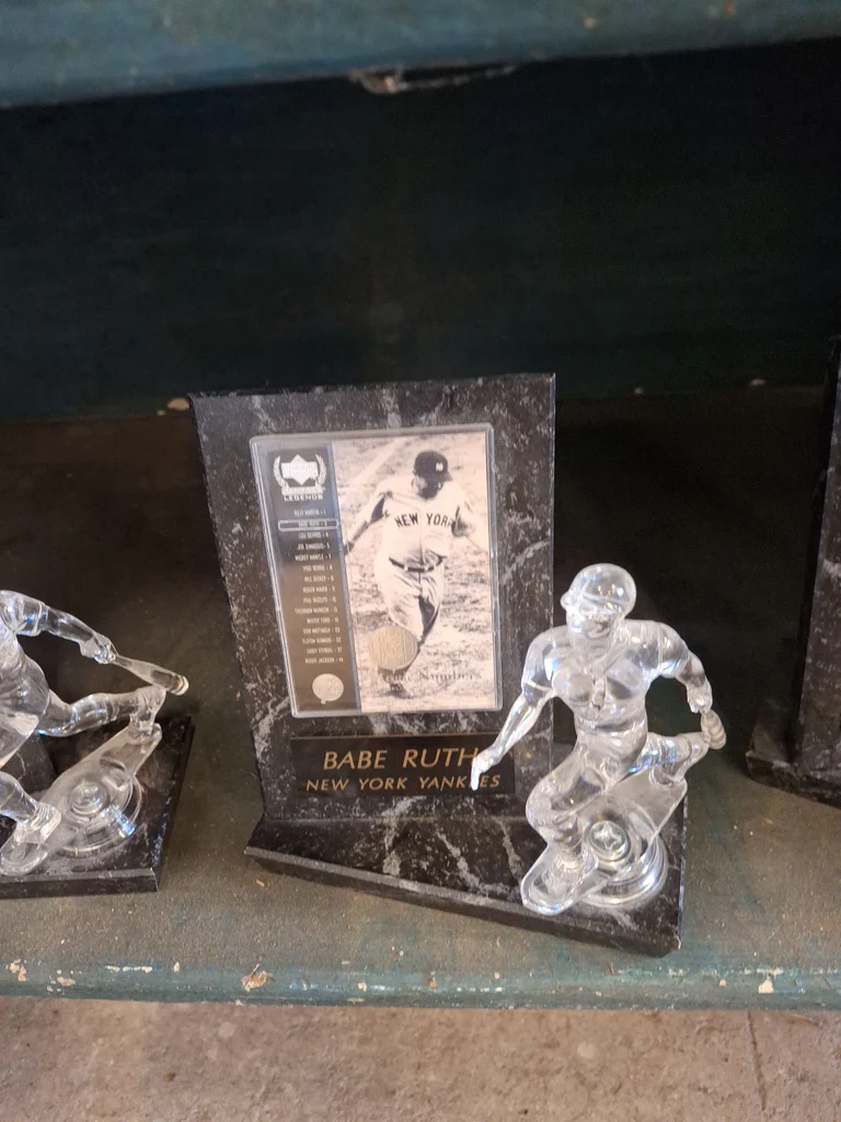 Baseball Player Figurines and Plaques - image 6 of 8