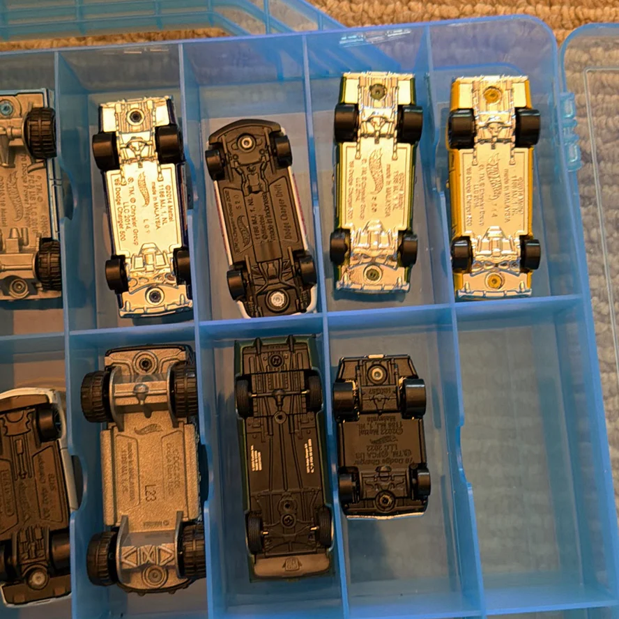 Die-Cast Toy Cars in Plastic Storage Case - image 14 of 16