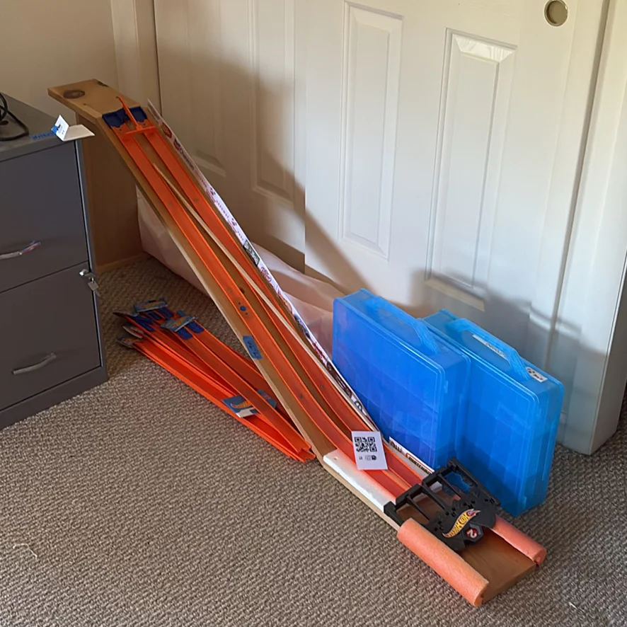 Hot Wheels Track Set with Track Pieces and Storage Cases - image 2 of 10