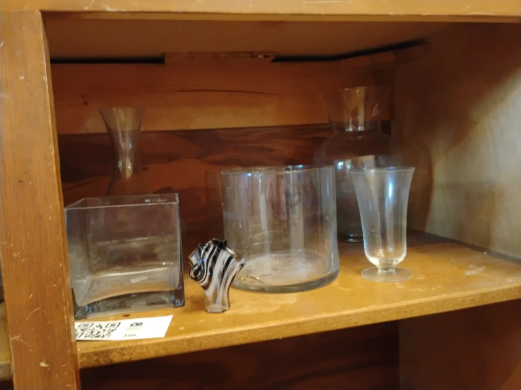 Decorative Vases, Planters, and Glassware - image 10 of 11