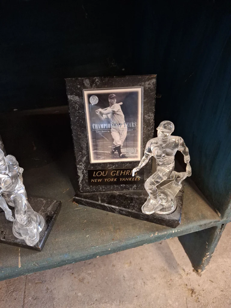 Baseball Player Figurines and Plaques - image 8 of 8